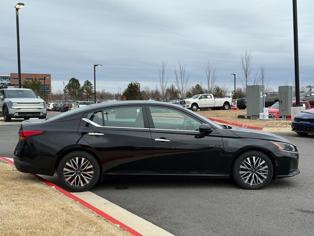 2024 Nissan Altima 2.5 SV - CLEAN CARFAX / ONE OWNER