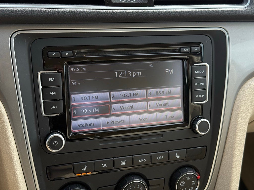 2015 Volkswagen Passat 1.8T Limited Edition - CLEAN CARFAX