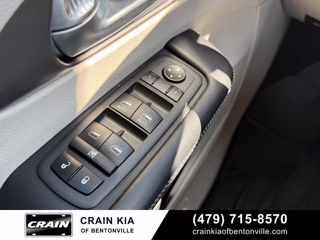 2022 Chrysler Pacifica Hybrid Touring L - CLEAN CARFAX / ONE OWNER