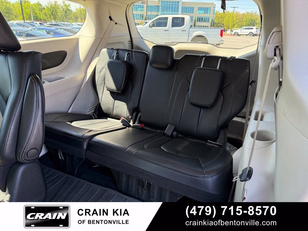 2022 Chrysler Pacifica Hybrid Touring L - CLEAN CARFAX / ONE OWNER