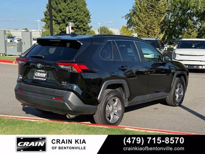 2022 Toyota RAV4 XLE - AWD / CLEAN CARFAX