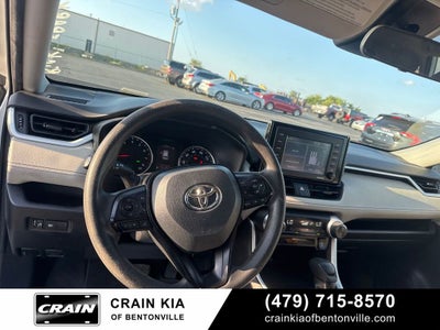 2021 Toyota RAV4 XLE - CLEAN CARFAX HISTORY