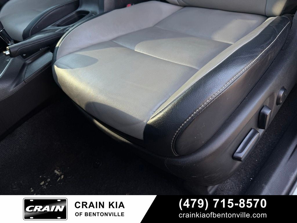 2016 Toyota RAV4 Limited - SUNROOF