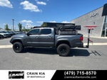 2017 Toyota Tacoma TRD Sport V6 - 4WD / CLEAN CARFAX / LIFTED!