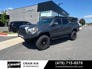 2017 Toyota Tacoma TRD Sport V6 - 4WD / CLEAN CARFAX / LIFTED!