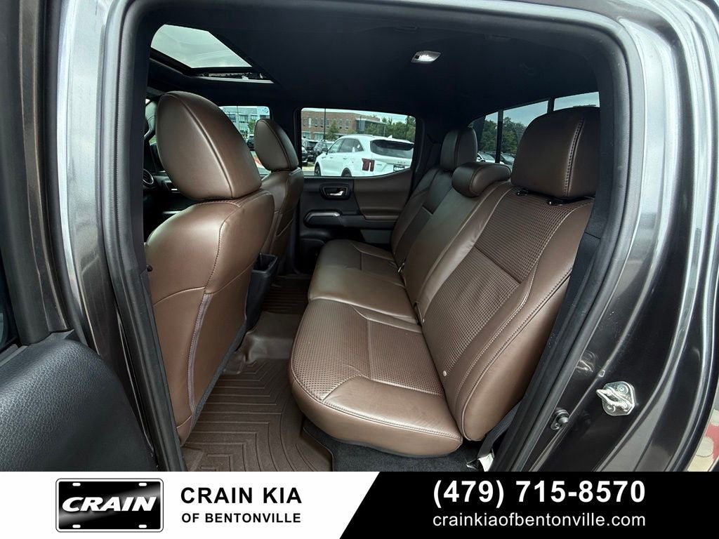 2017 Toyota Tacoma Limited - 4WD / SUNROOF / LIFTED!