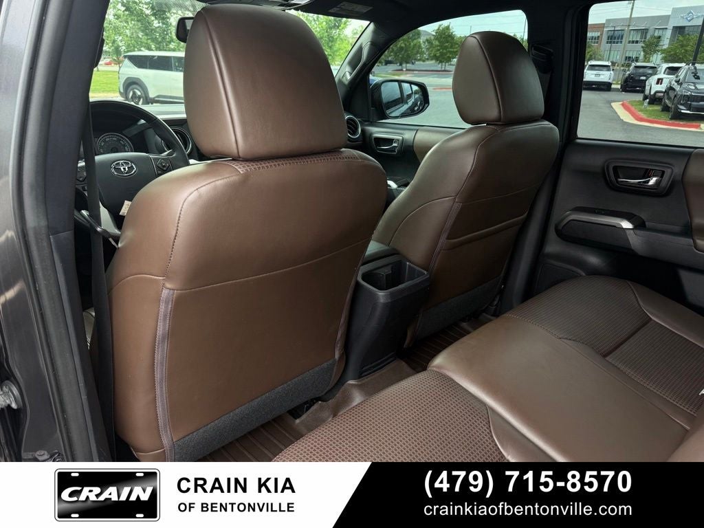 2017 Toyota Tacoma Limited - 4WD / SUNROOF / LIFTED!