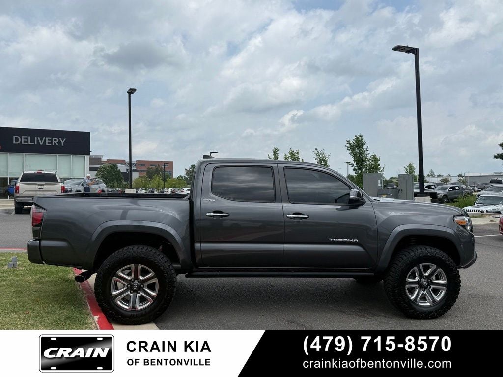 2017 Toyota Tacoma Limited - 4WD / SUNROOF / LIFTED!