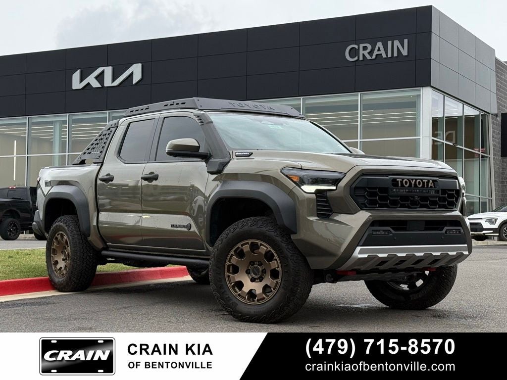 2025 Toyota Tacoma Hybrid Trailhunter - 4WD / CARFAX ONE OWNER