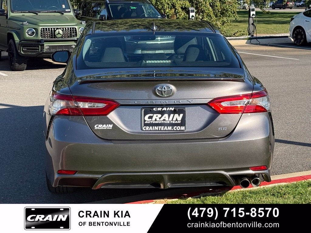 2019 Toyota Camry SE - SUNROOF / CLEAN CARFAX