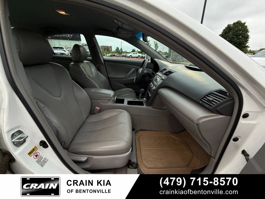 2011 Toyota Camry LE - LEATHER