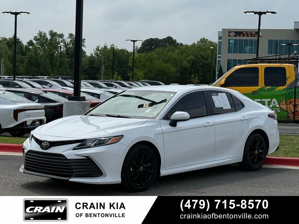 2023 Toyota Camry LE - CLEAN CARFAX / ONE OWNER