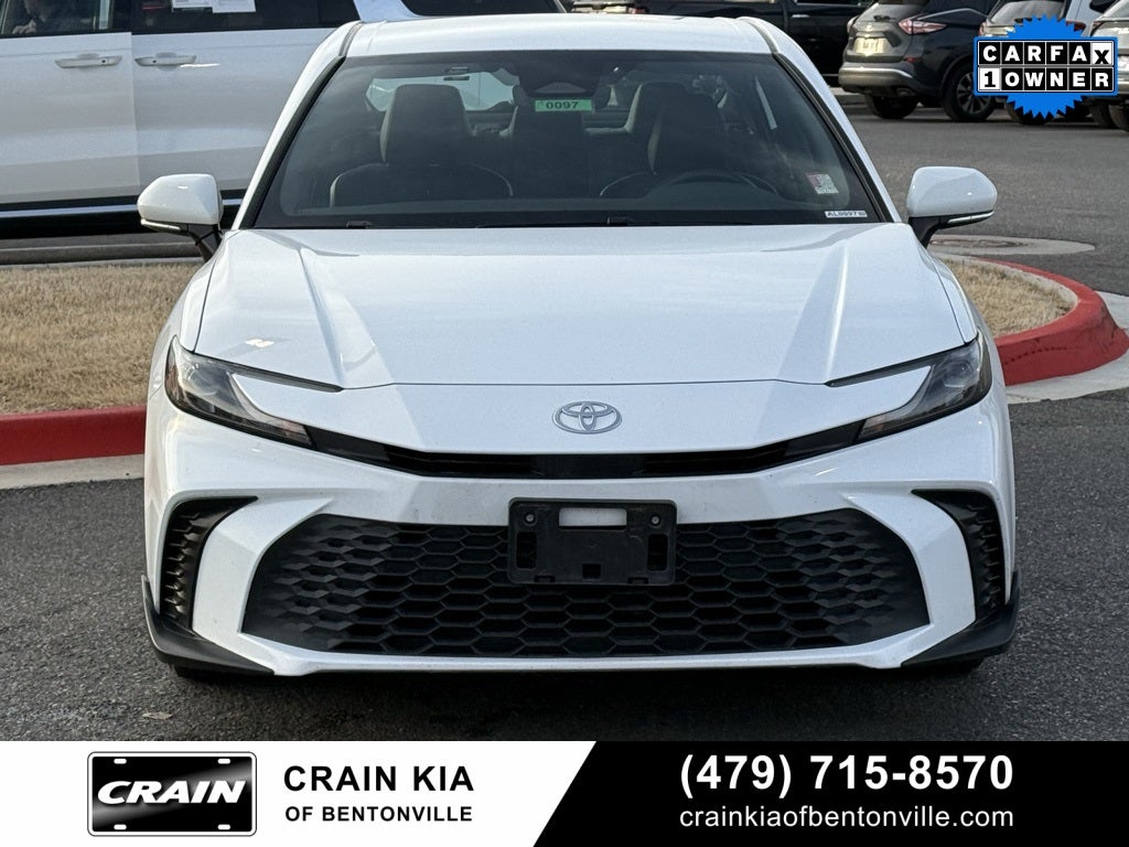 2025 Toyota Camry SE - CLEAN CARFAX / ONE OWNER