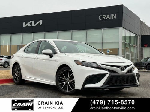 2024 Toyota Camry SE - CLEAN CARFAX / ONE OWNER