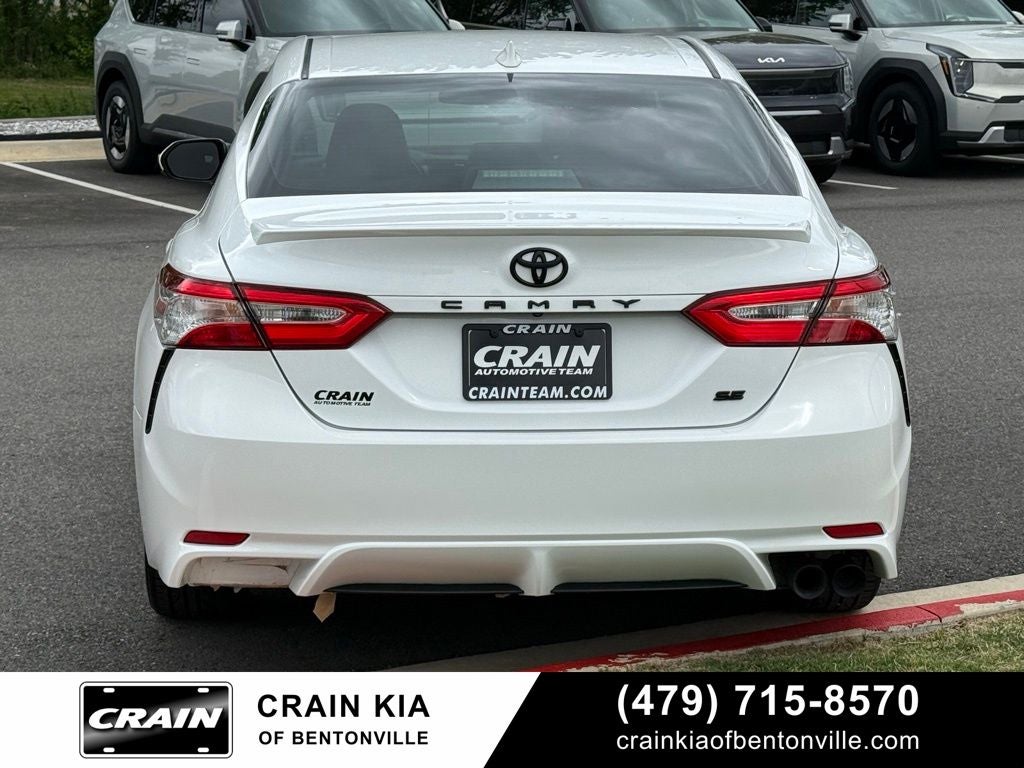 2020 Toyota Camry SE - CLEAN CARFAX / ONE OWNER