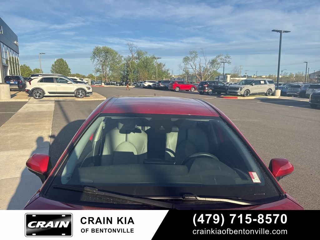 2022 Toyota Camry SE - CLEAN CARFAX / ONE OWNER