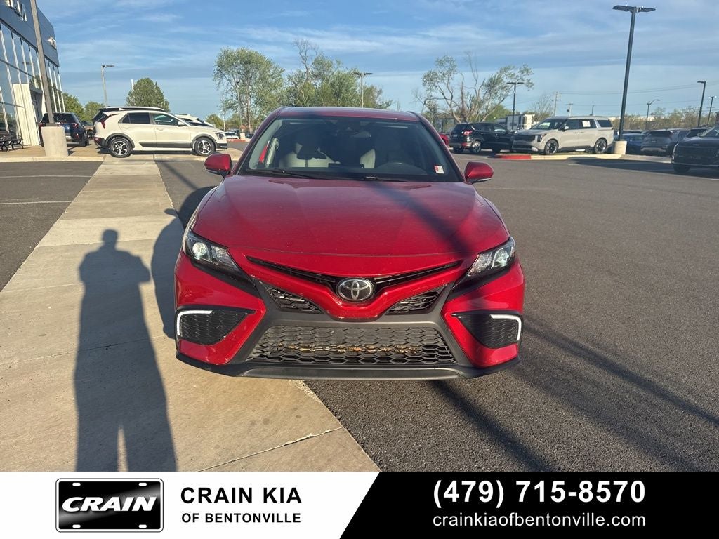 2022 Toyota Camry SE - CLEAN CARFAX / ONE OWNER