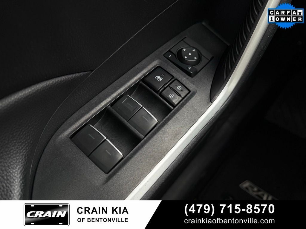 2024 Toyota RAV4 Hybrid SE - AWD / SUNROOF / CLEAN CARFAX / ONE OWNER