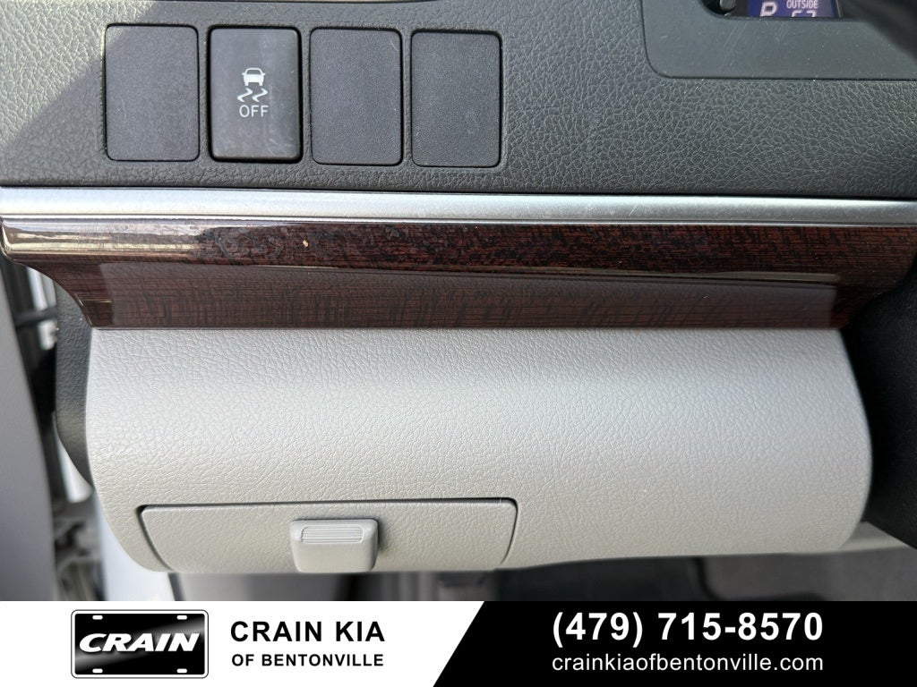 2014 Toyota Camry XLE - SUNROOF