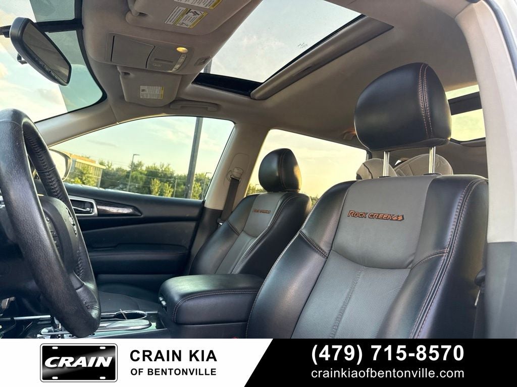 2020 Nissan Pathfinder SL - SUNROOF