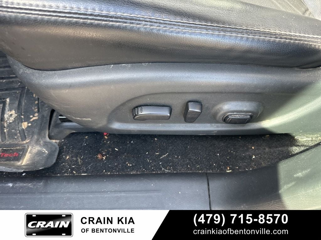 2017 Nissan Pathfinder SL - 4WD / LEATHER / AS-IS DUE TO AGE / MILES