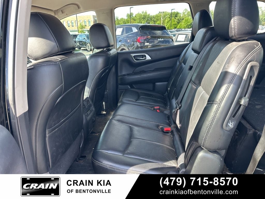 2017 Nissan Pathfinder SL - 4WD / LEATHER / AS-IS DUE TO AGE / MILES