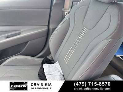 2023 Hyundai ELANTRA SEL - CLEAN CARFAX