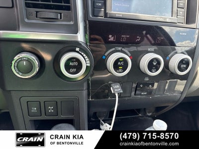2018 Toyota Sequoia SR5 5.7L V8 - 4WD / SUNROOF