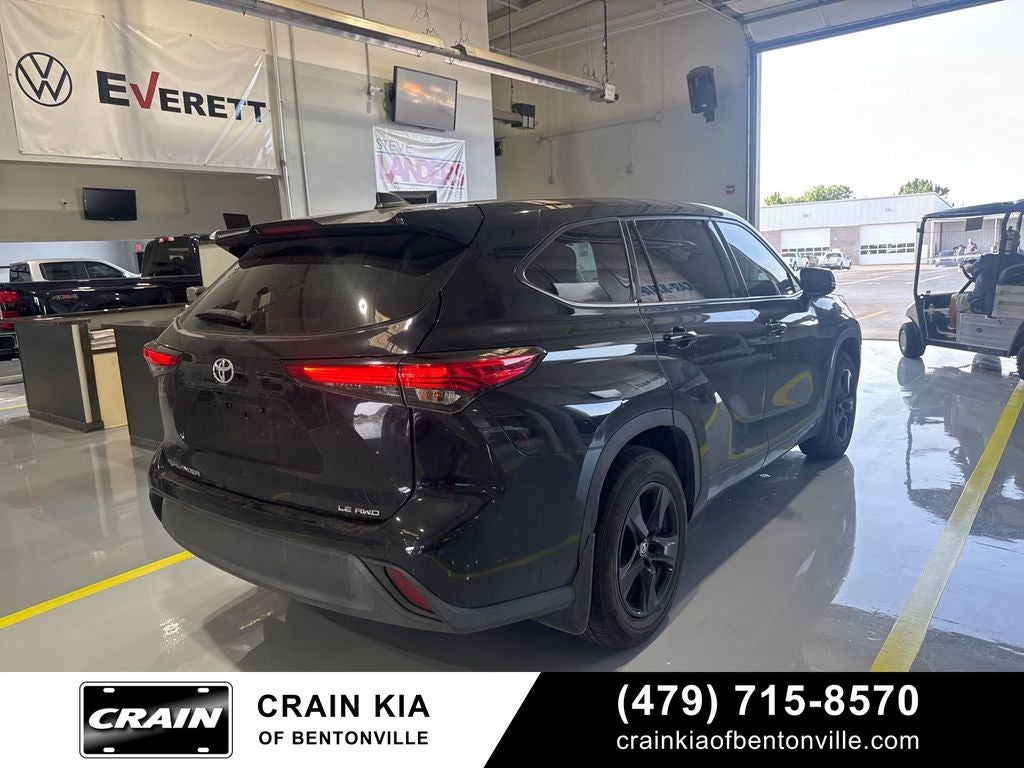 2022 Toyota Highlander LE - AWD