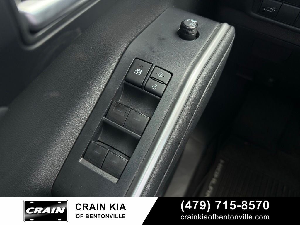 2021 Toyota Highlander XLE - CLEAN CARFAX / SUNROOF