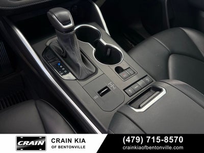 2021 Toyota Highlander XLE - CLEAN CARFAX / SUNROOF