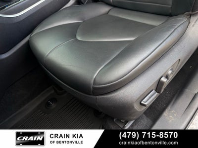 2021 Toyota Highlander XLE - CLEAN CARFAX / SUNROOF