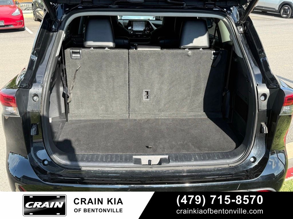 2021 Toyota Highlander XLE - CLEAN CARFAX / SUNROOF