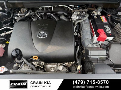 2021 Toyota Highlander XLE - CLEAN CARFAX / SUNROOF