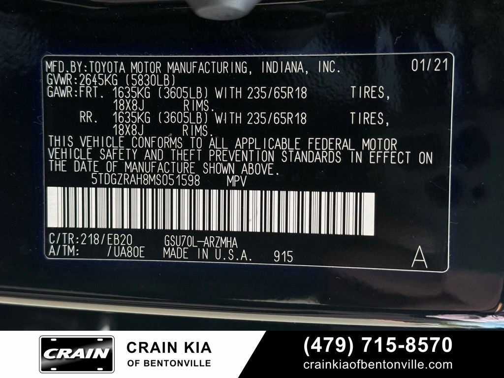 2021 Toyota Highlander XLE - CLEAN CARFAX / SUNROOF
