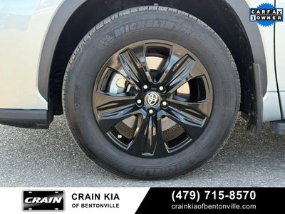 2023 Toyota Highlander XLE - SUNROOF / CARFAX ONE OWNER