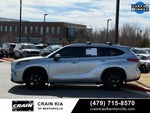 2023 Toyota Highlander XLE - SUNROOF / CARFAX ONE OWNER