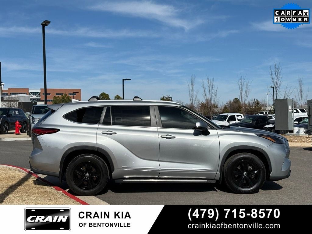 2023 Toyota Highlander XLE - SUNROOF / CARFAX ONE OWNER