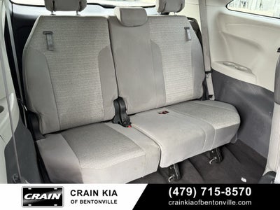 2022 Toyota Sienna LE 8 Passenger - CLEAN CARFAX
