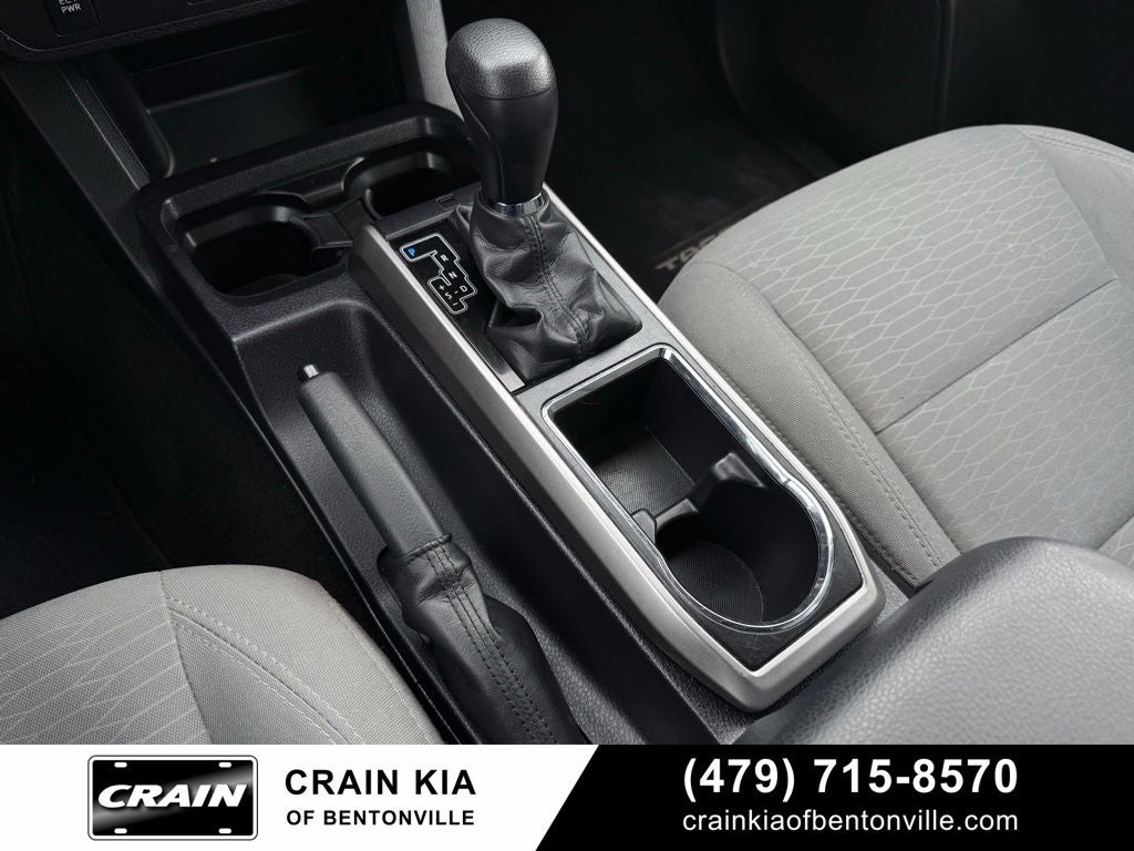 2017 Toyota Tacoma SR5 V6 - 4WD / CARFAX ONE OWNER