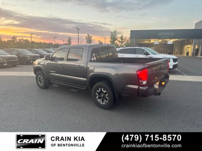 2017 Toyota Tacoma TRD Off-Road Premium V6 - 4WD / SUNROOF / CLEAN CARFAX