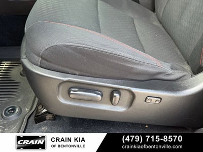 2021 Toyota Tacoma SR5 V6 - 4WD / CLEAN CARFAX / LIFTED!