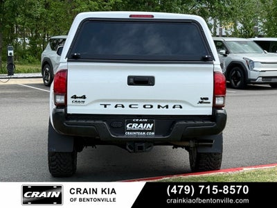 2021 Toyota Tacoma SR5 V6 - 4WD / CLEAN CARFAX / LIFTED!