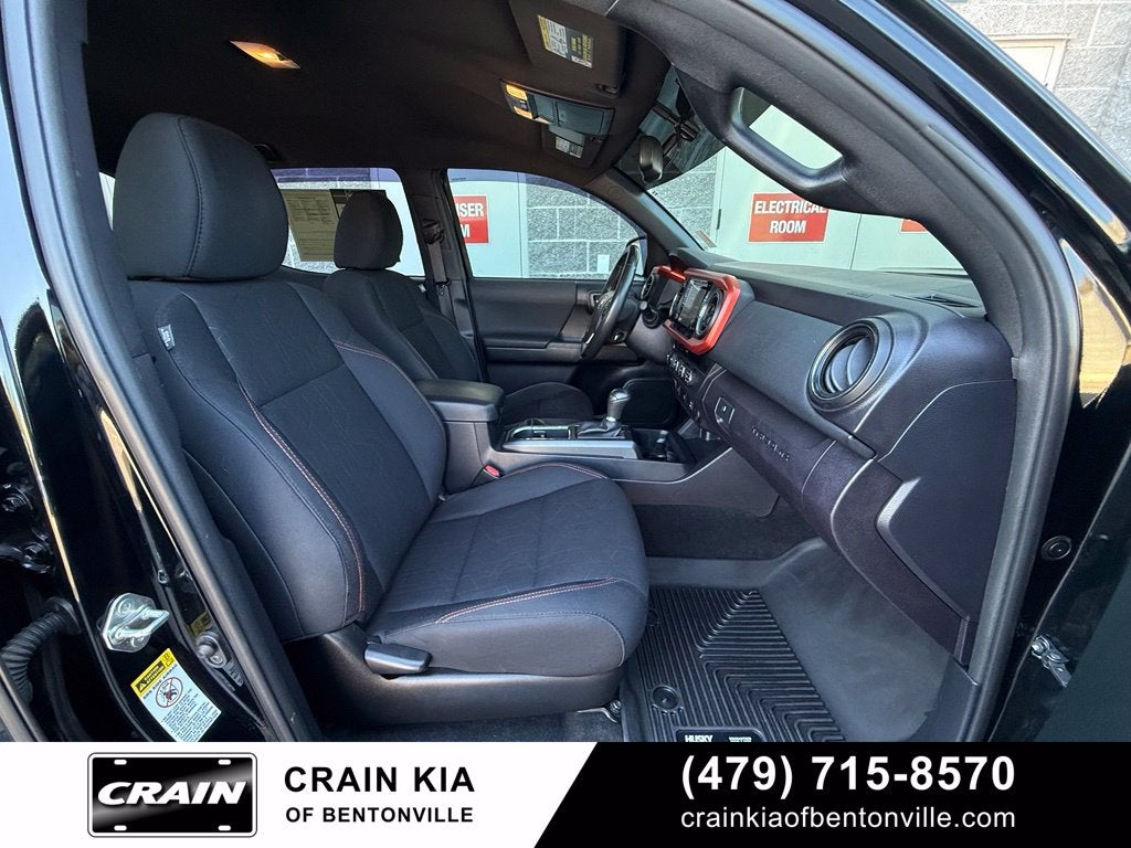 2017 Toyota Tacoma TRD Sport V6 - 4WD