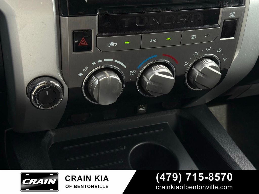 2019 Toyota Tundra SR5 - 4WD / CLEAN CARFAX / LIFTED!