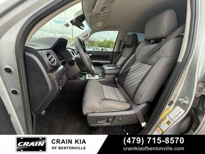 2019 Toyota Tundra SR5 - 4WD / CLEAN CARFAX / LIFTED!