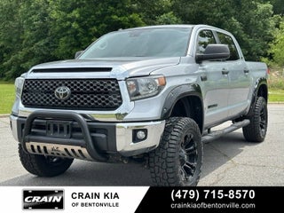 2019 Toyota Tundra SR5 - 4WD / CLEAN CARFAX / LIFTED!