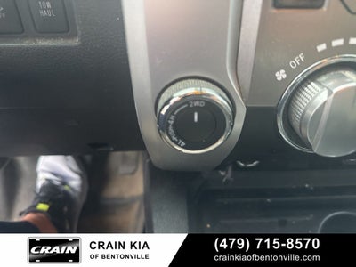 2015 Toyota Tundra SR5 - 4WD / CLEAN CARFAX HISTORY