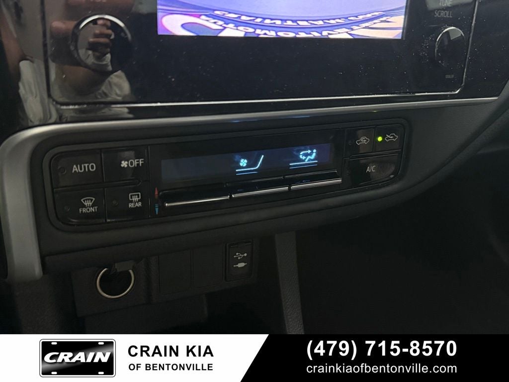 2019 Toyota Corolla LE - CLEAN CARFAX HISTORY
