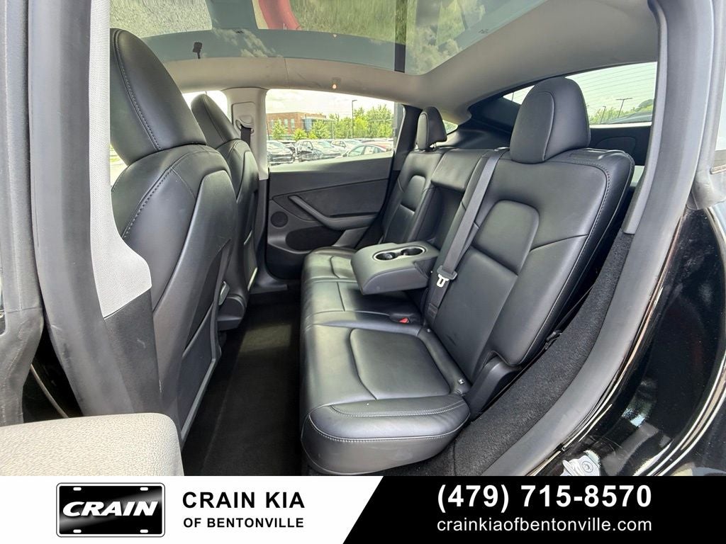 2024 Tesla Model Y Long Range - AWD / CLEAN CARFAX / ONE OWNER